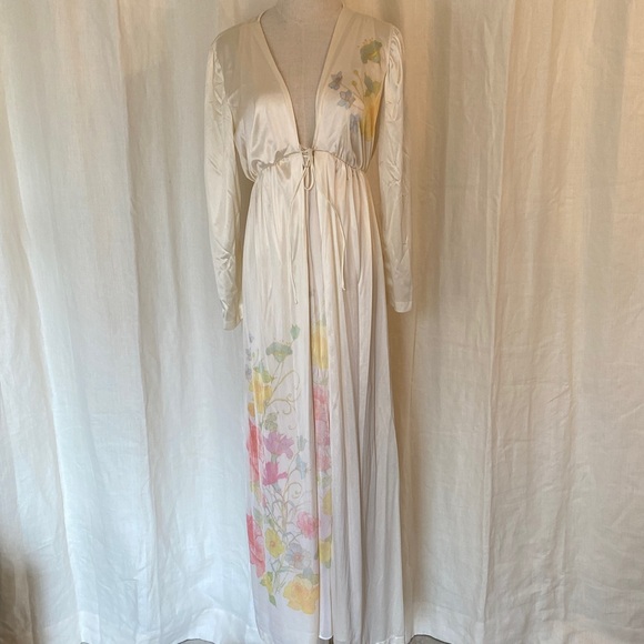 Vintage Other - Kayser Nightgown and Robe Peignoir Set